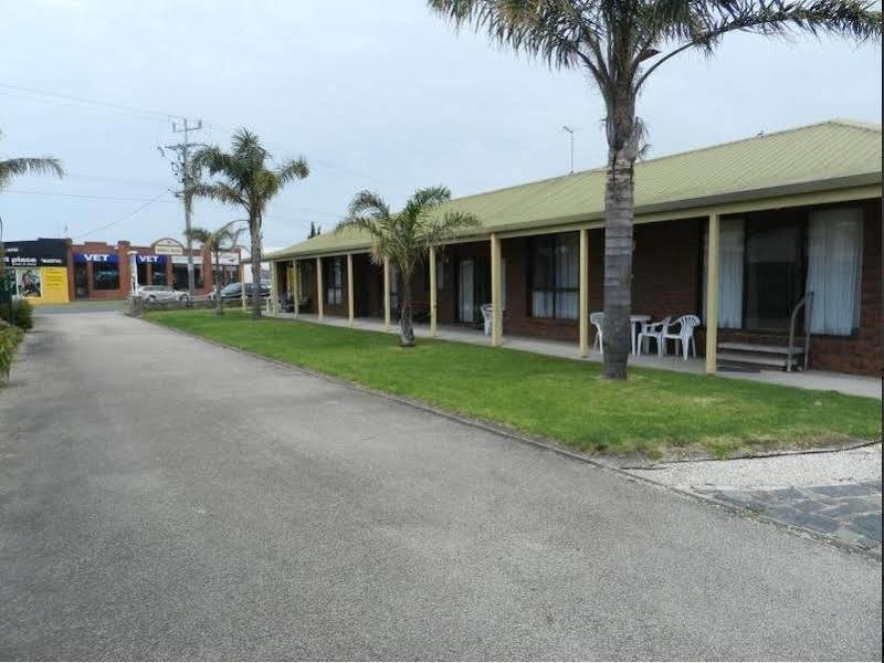 Lakes Jakaranda Holiday Units レイクス・エントランス エクステリア 写真