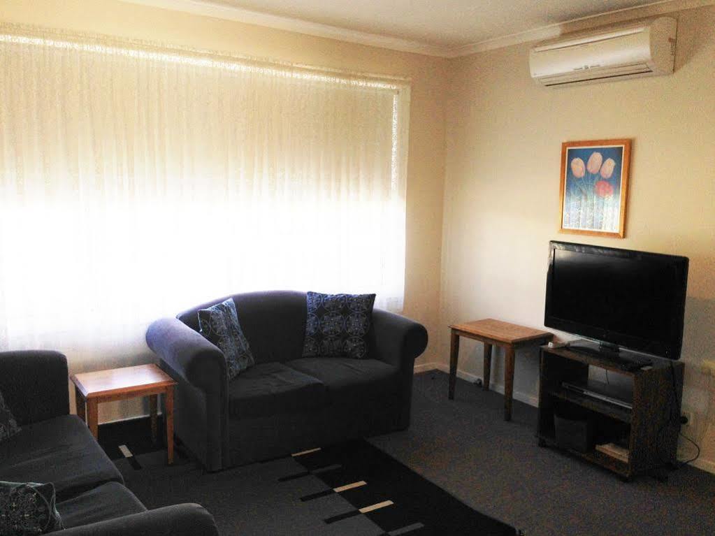 Lakes Jakaranda Holiday Units レイクス・エントランス エクステリア 写真
