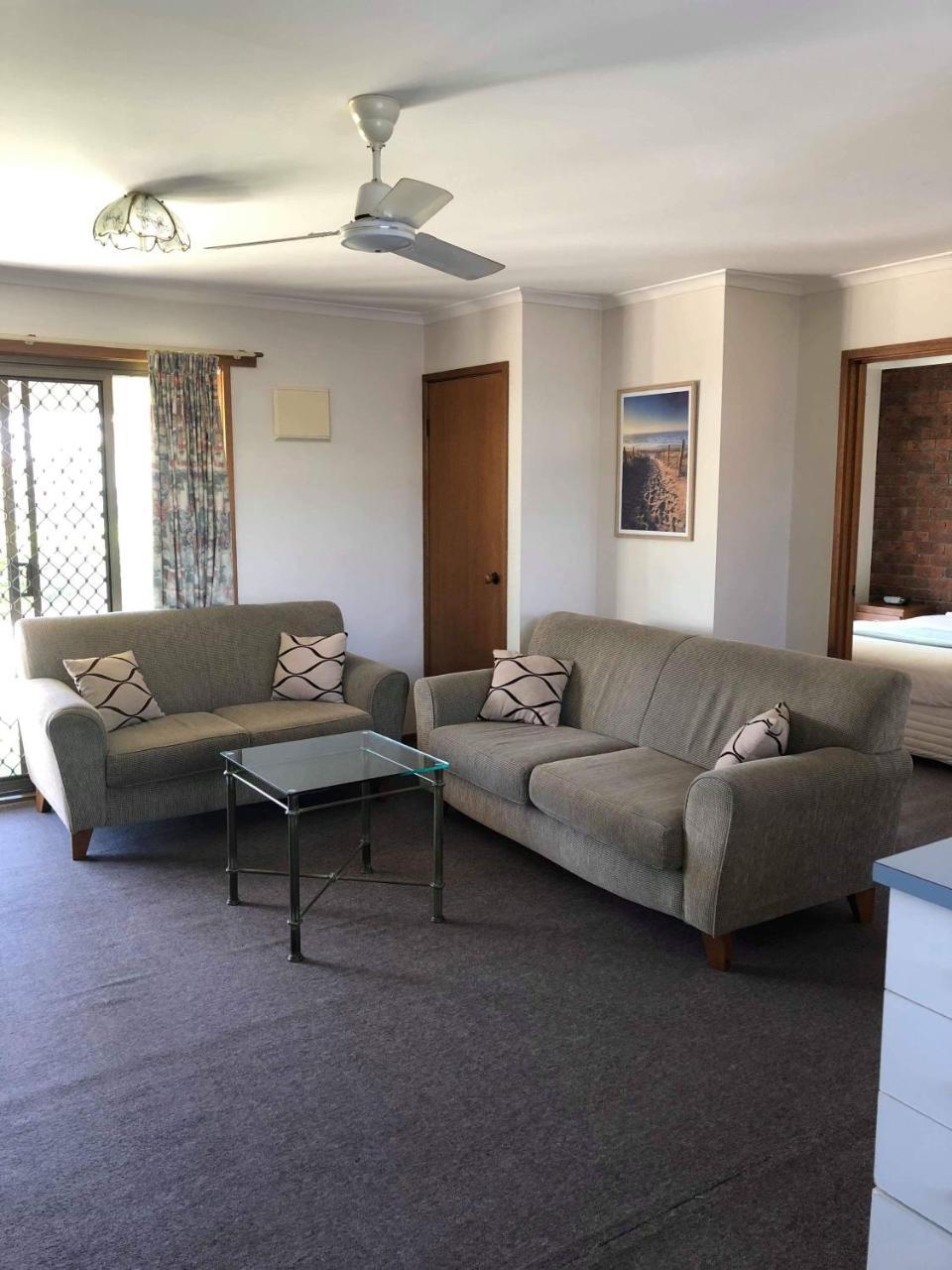 Lakes Jakaranda Holiday Units レイクス・エントランス エクステリア 写真
