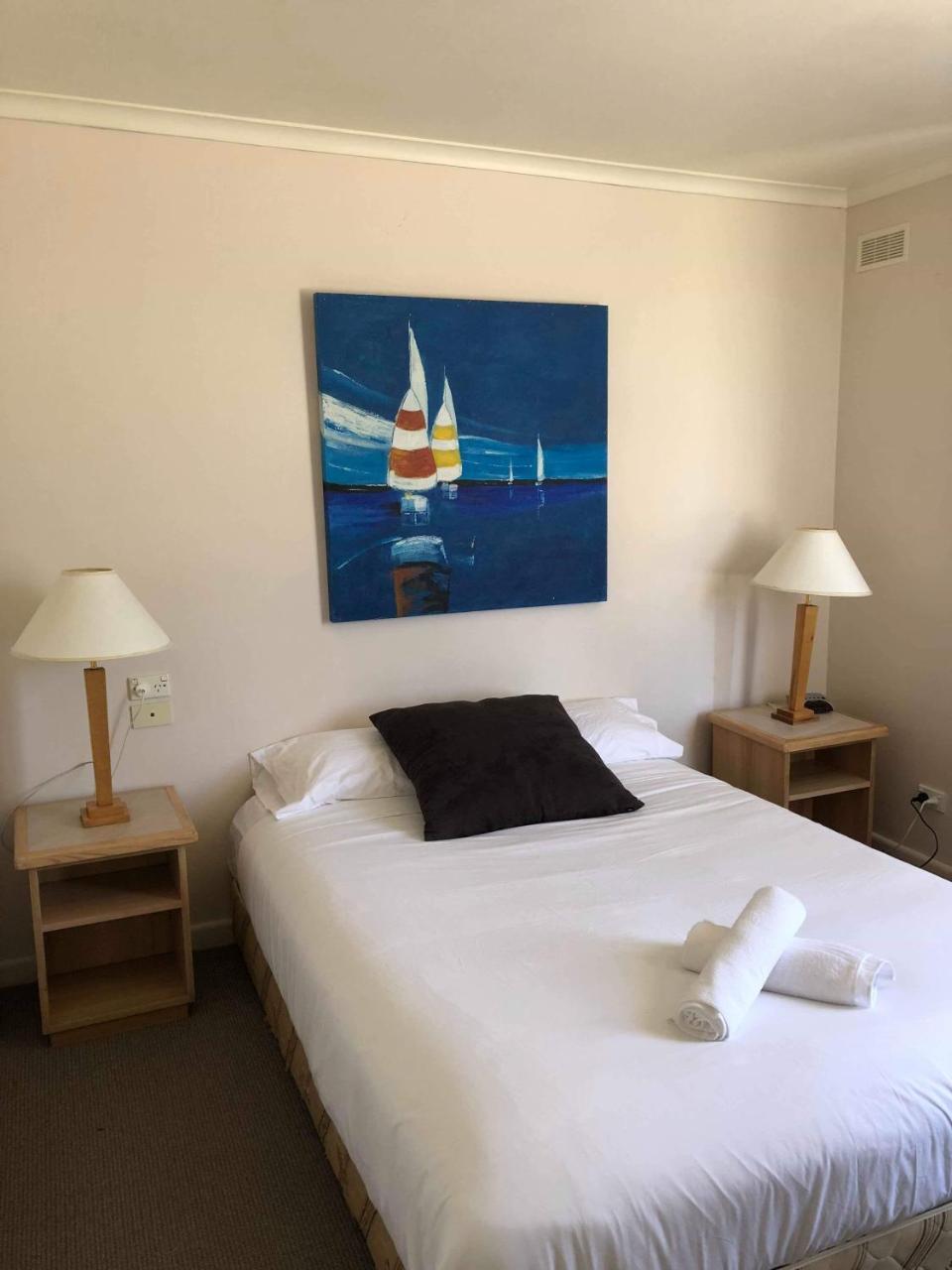 Lakes Jakaranda Holiday Units レイクス・エントランス エクステリア 写真