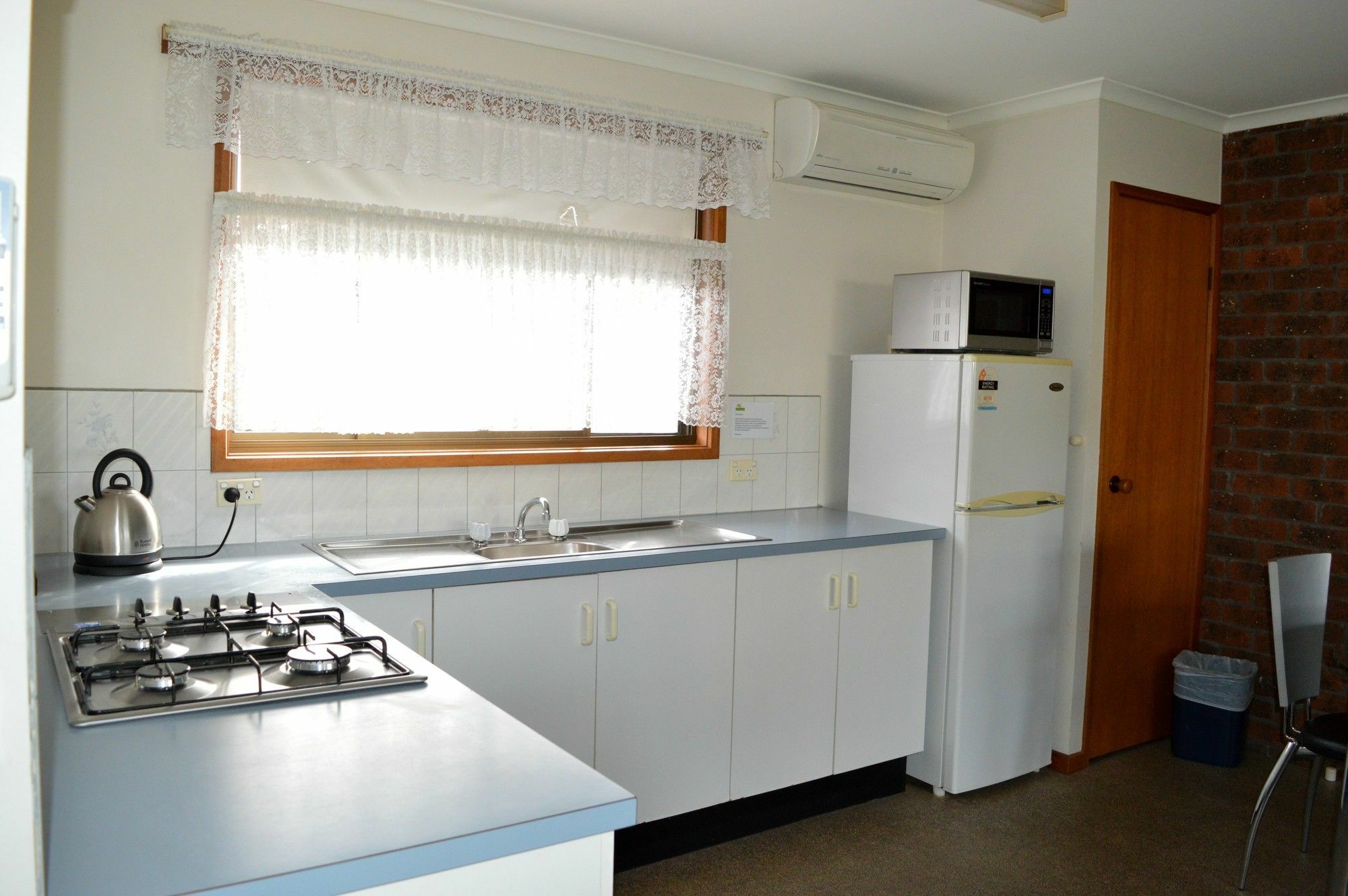 Lakes Jakaranda Holiday Units レイクス・エントランス エクステリア 写真