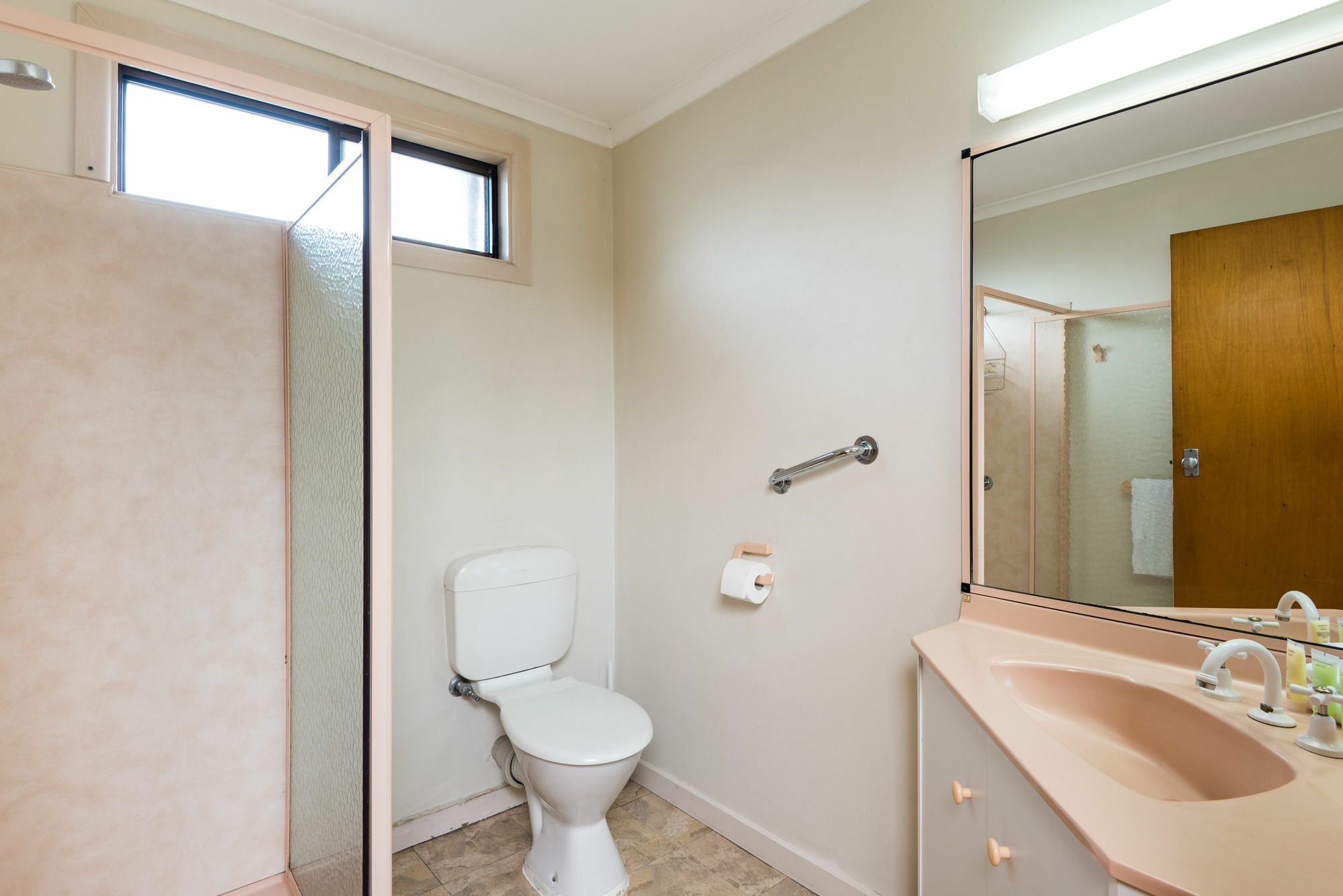 Lakes Jakaranda Holiday Units レイクス・エントランス エクステリア 写真