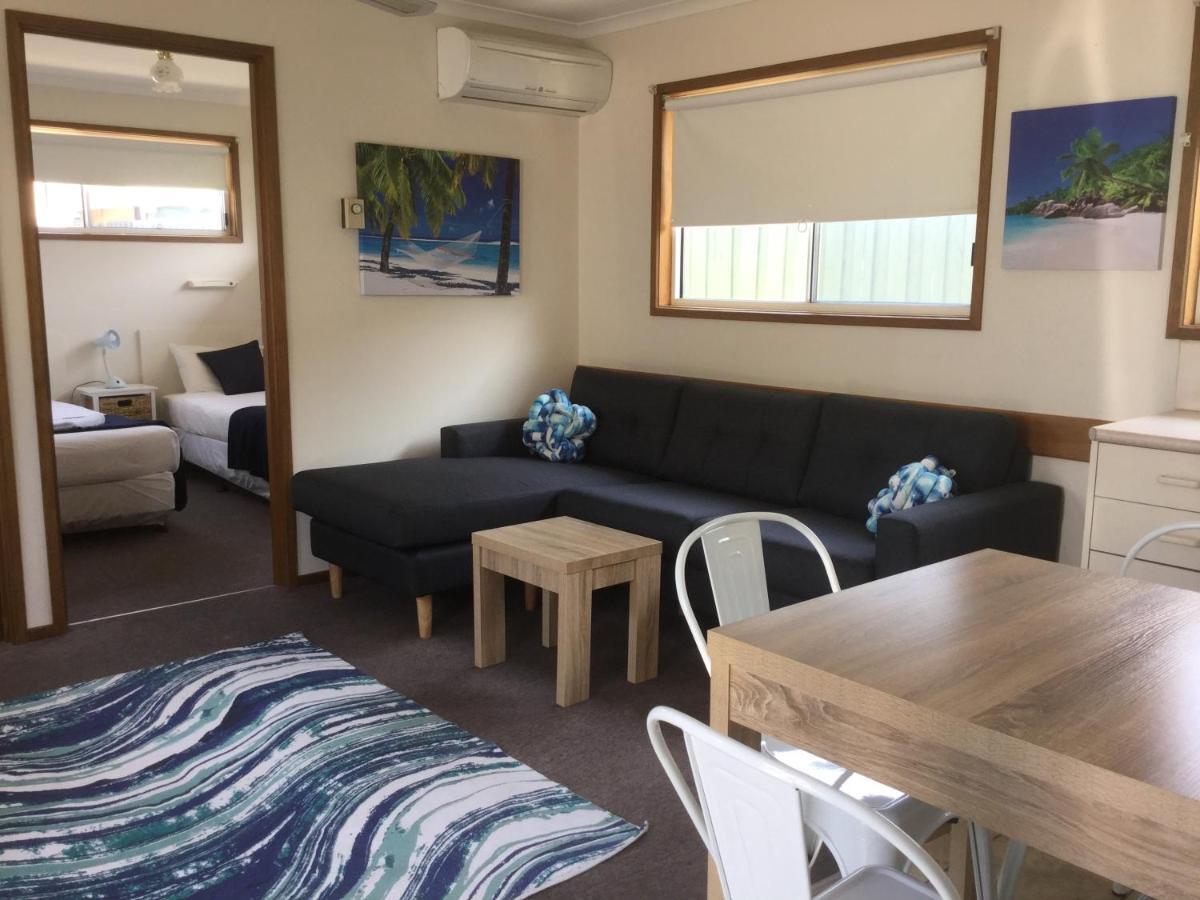 Lakes Jakaranda Holiday Units レイクス・エントランス エクステリア 写真